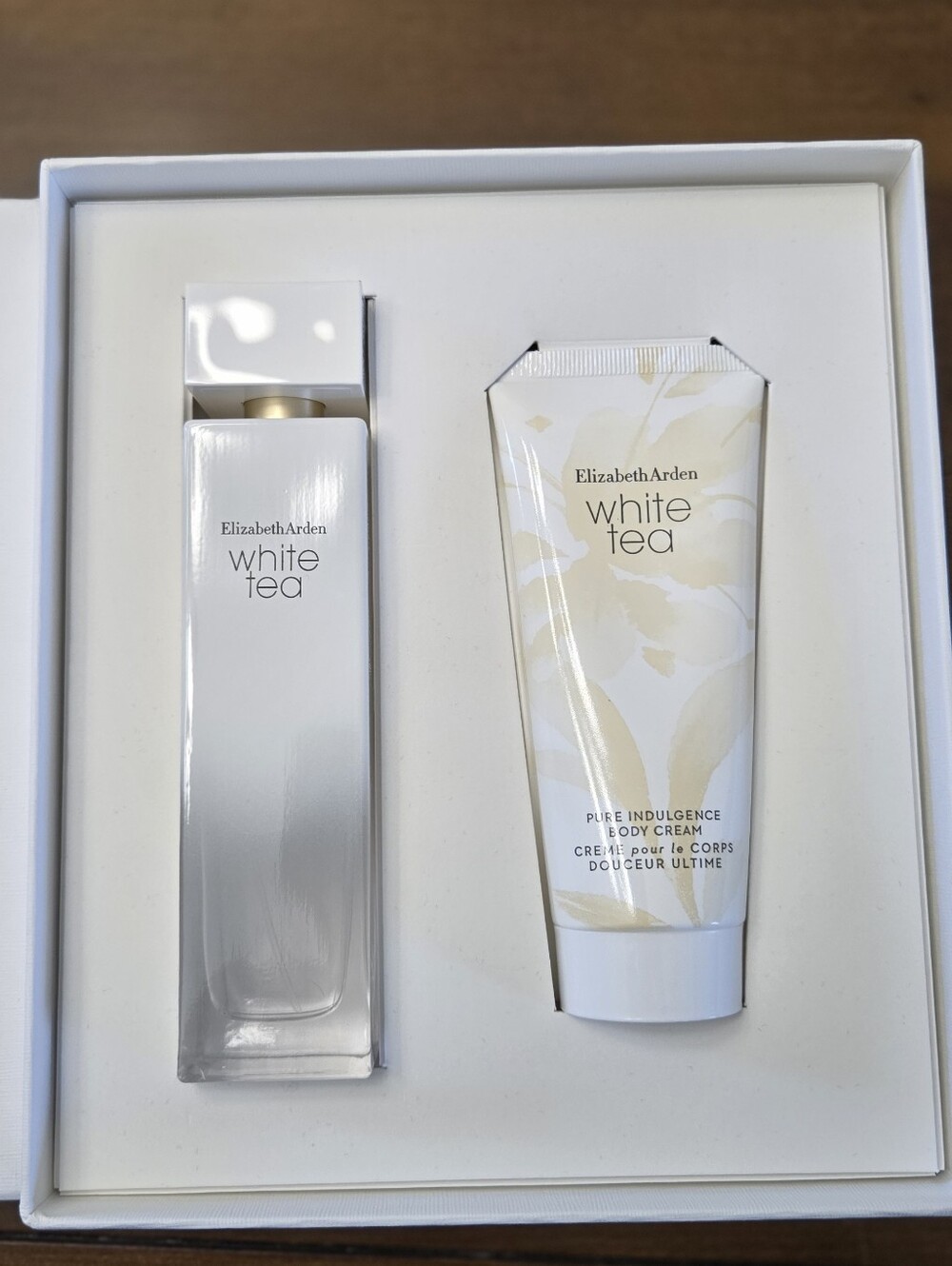 ELIZABETH ARDEN GIFT BOX
